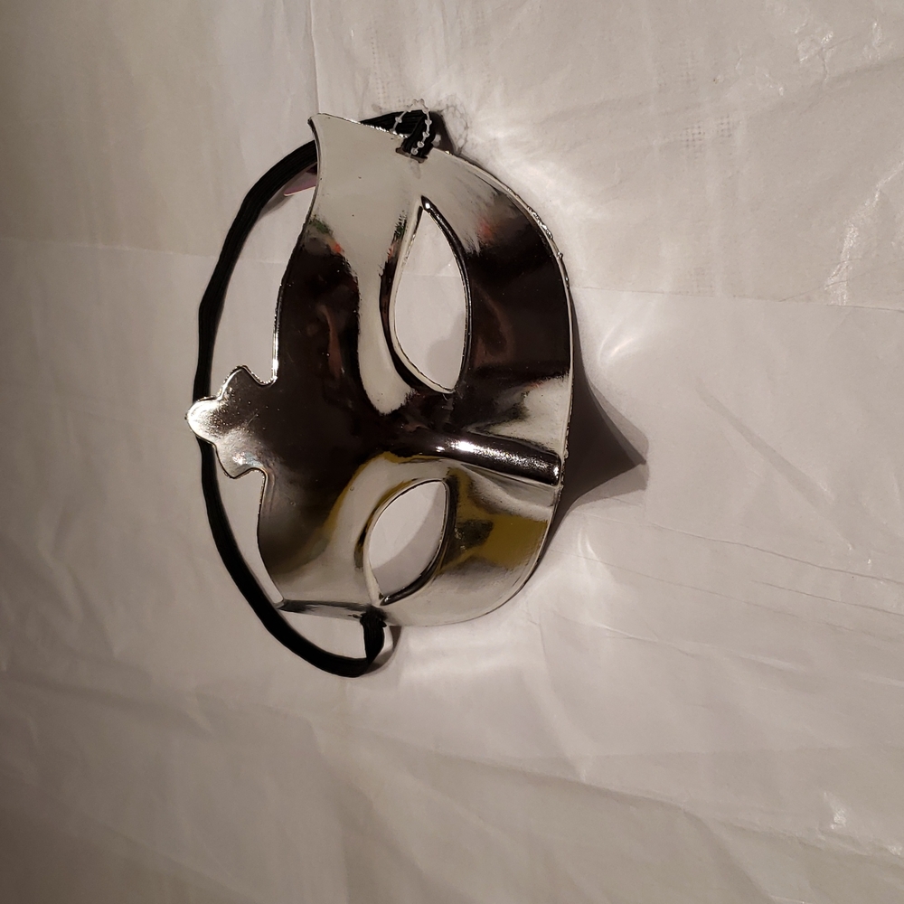 Upper face (Eyes + Nose) Party MASK Silver Metallic Halloween NEW Big Kid/Adult